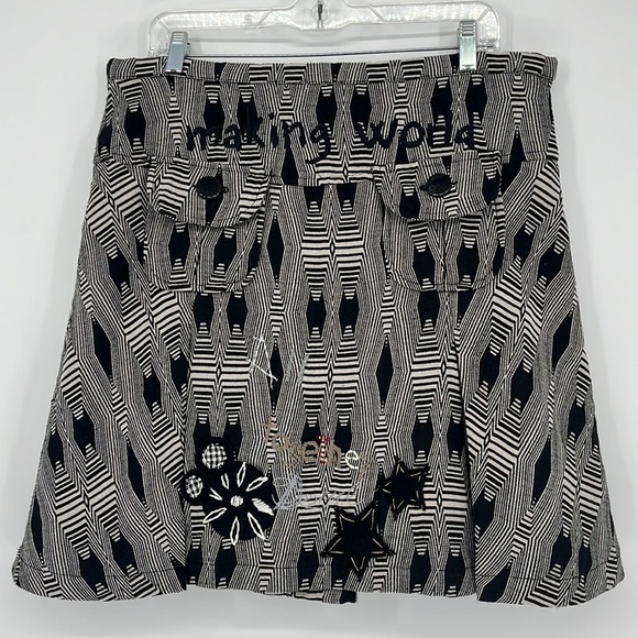 Desigual Patchwork Pleated Skirt Black & White Size 44 - Picture 1 of 12
